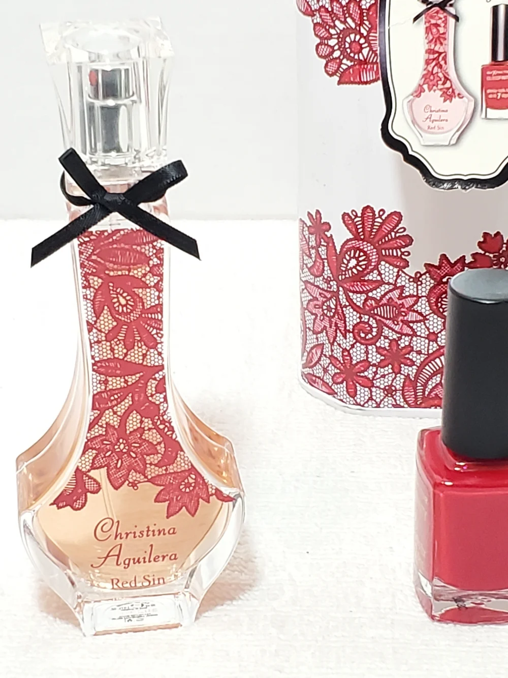 Christina Aguilera RED SIN Perfume Gift Set 1.0 oz 30ml EDP & Max Factor Polish - Picture 7 of 13
